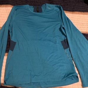 Lululemon long sleeve fast a free shirt
